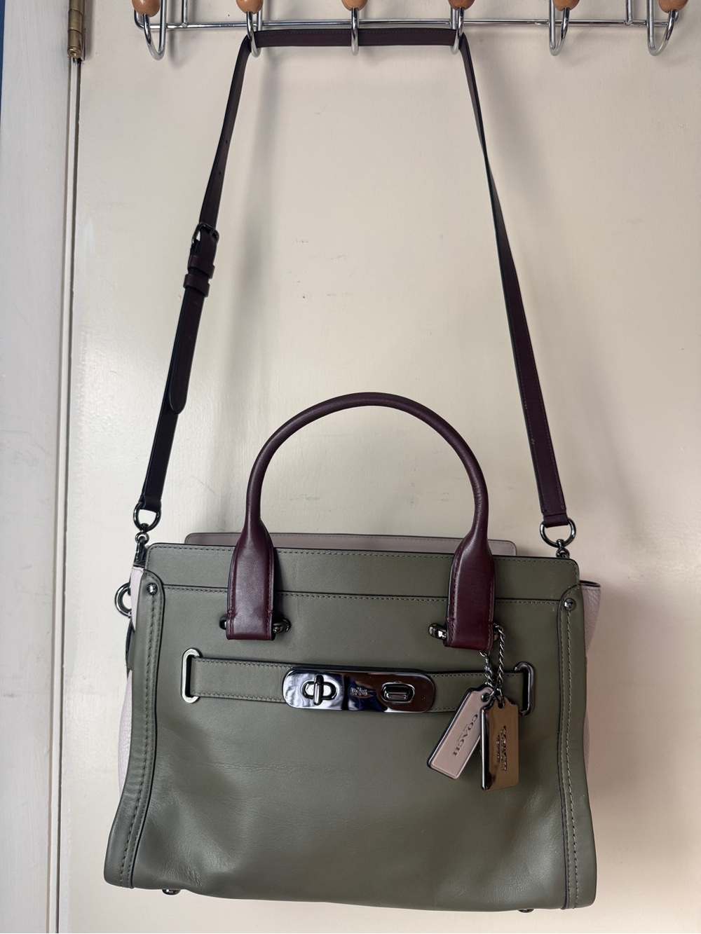 Coach Swagger Carryall Colorblock Olive Green Blush Burgundy Leather EUC